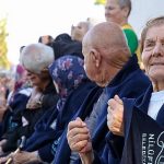 alzheimer-hastalari-sarki-performansiyla-alkis-aldi.jpg