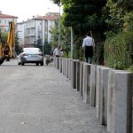 sicak-asfalt-serilen-cadde-ve-sokaklarda-yaya-kaldirimlari-yenileniyor.jpg
