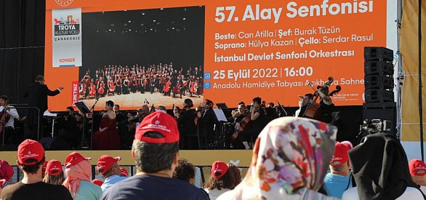 troya-kultur-yolu-festivalinde-57-alay-senfonisiyle-canakkale-sehitlerine-saygi-durusu.jpg