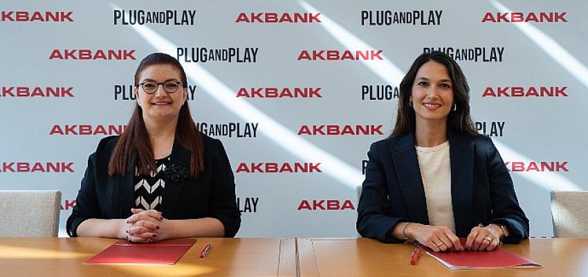 akbank-plug-and-play-turkiyenin-ilk-finansal-partneri-oldu.jpg