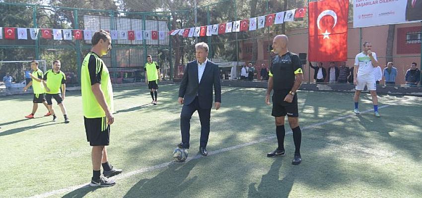 bornova-belediyesinde-birimler-arasi-futbol-heyecani.jpg