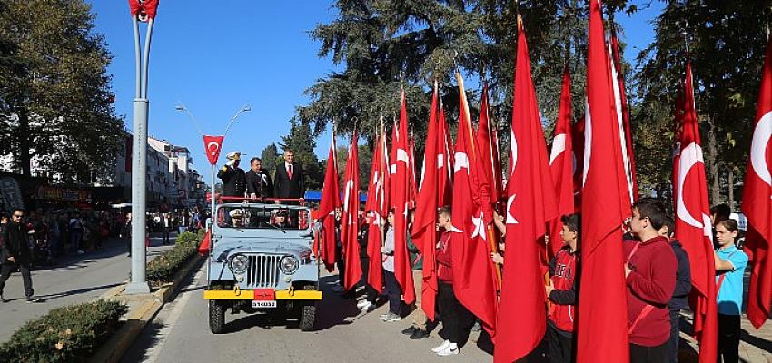 cumhuriyet-coskusu-golcuku-sardi.jpg