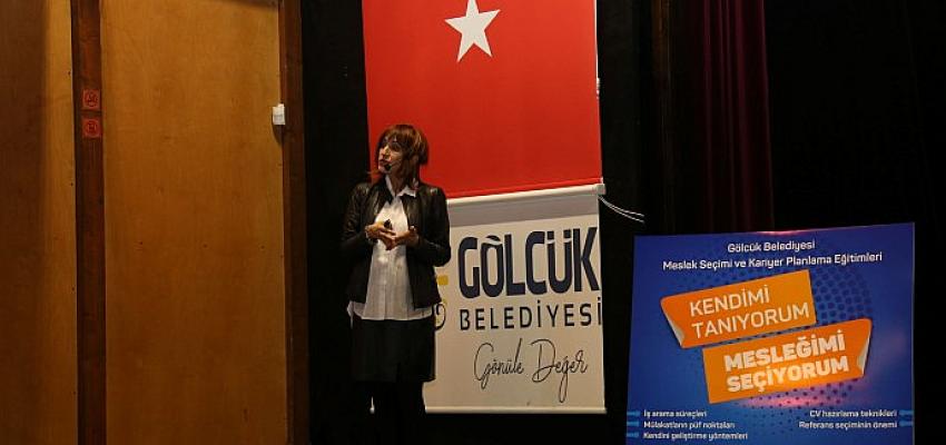 gencler-kariyer-planlarinin-temelini-golcuk-belediyesi-egitimi-ile-atti.jpg