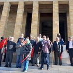 gonul-kosku-huzurevi-sakinleri-anitkabiri-ziyaret-etti.jpg