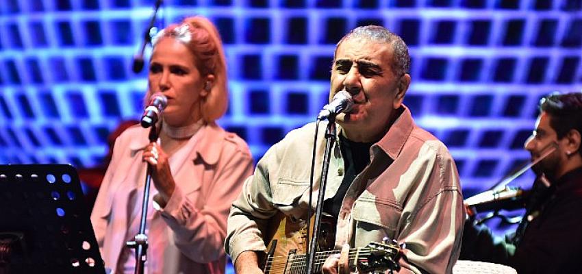istanbul-devlet-senfoni-orkestrasi-yeni-sezonu-beyoglu-kultur-yolu-festivalinde-acti.jpg