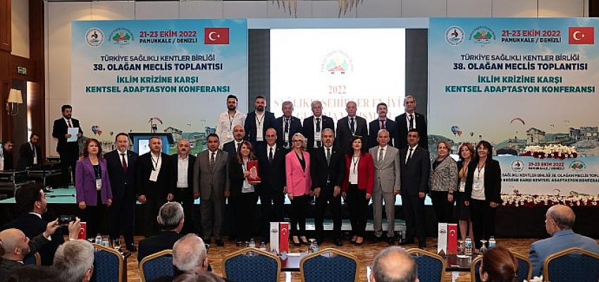karsiyaka-belediyesine-sosyal-sorumluluk-odulu.jpg