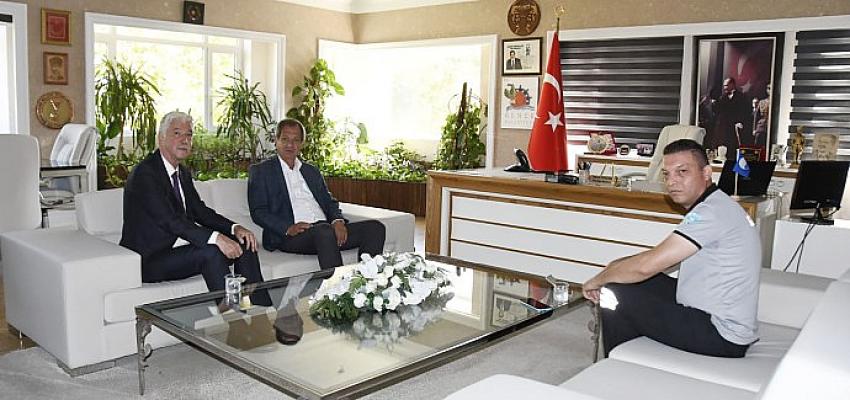 kemer-ptt-muduru-aydoreden-baskan-vekili-yilmaza-ziyaret.jpg