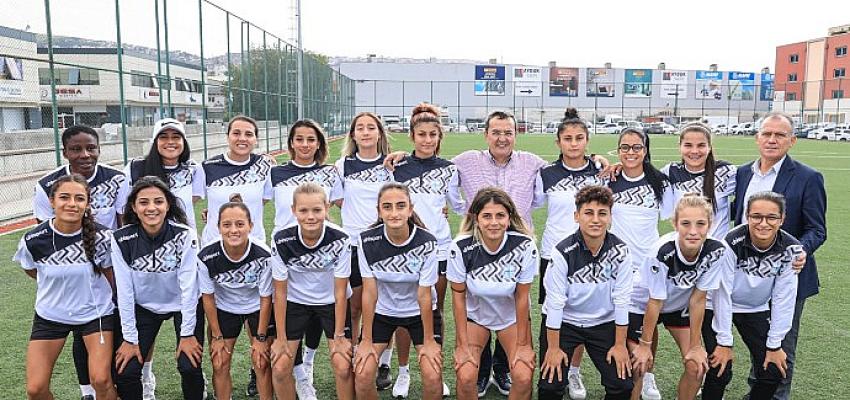 konak-belediyespordan-sezona-baklavali-baslangic.jpg