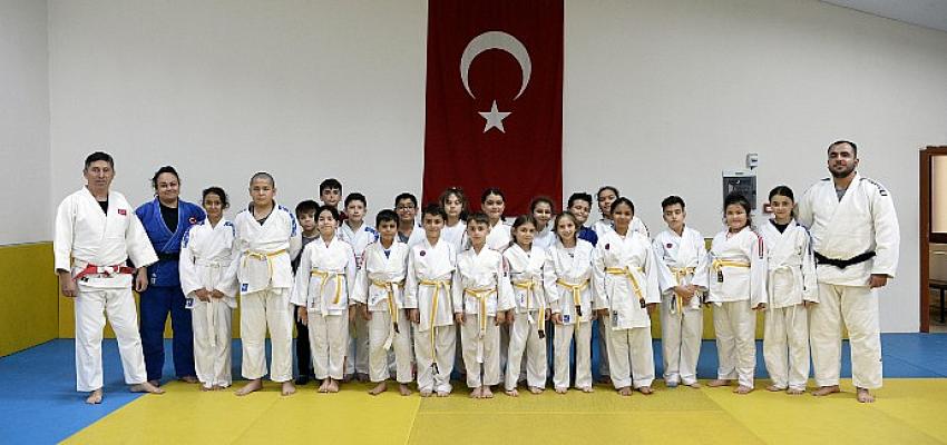 osmangazi-judo-akademi-hizla-buyuyor.jpg