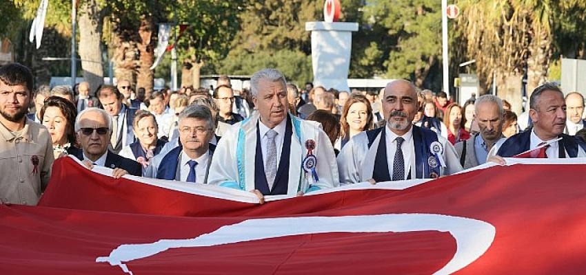 rektor-prof-dr-budak-cumhuriyet-bizlere-birakilmis-en-buyuk-miras-ve-vazgecilmez-bir-degerdir.jpg