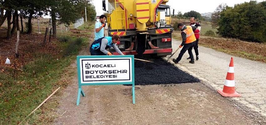 yol-bakim-timi-kozluk-mahallesi-ismail-kolayli-caddesindeki-talebe-hizla-cevap-verdi.jpg