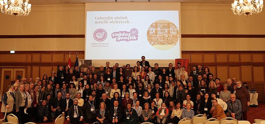 cagdas-yasami-destekleme-dernegi-cydd-arama-konferansi-ve-subeler-toplantisi-istanbulda-gerceklesti.jpg