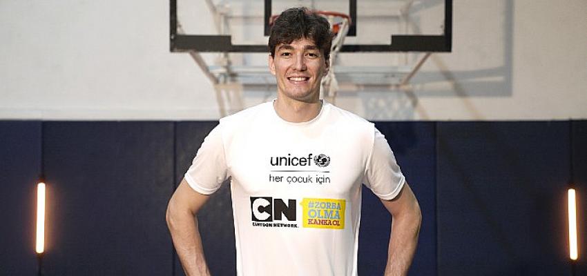 cedi-osman-cocuklara-zorba-olma-kanka-ol-dedi.jpg