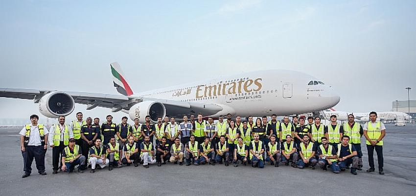 emiratesin-amiral-gemisi-a380-kapsamli-bir-kabin-yenileme-ve-donanim-calismasi-icin-bakima-alindi.jpg