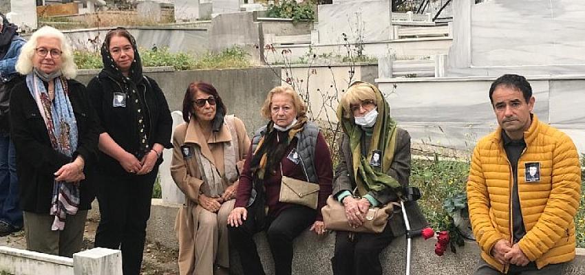 istanbul-buyuksehir-belediyesi-ibb-sehir-tiyatrolarinin-usta-sanatcisi-kerem-yilmazer-kabri-basinda-anildi.jpg