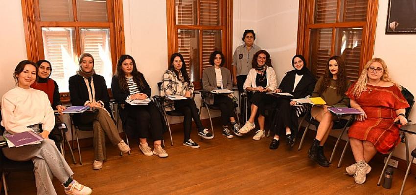 kadikoyde-kadinin-insan-haklari-egitim-programi.jpg