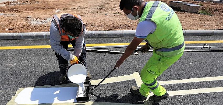 mugla-buyuksehirden-8-bin-km-yol-cizgi-calismasi.jpg