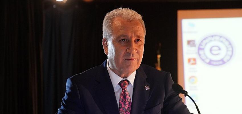 rektor-prof-dr-budak-ogretmenlerimiz-gelecegimizi-insa-eden-insanlardir.jpg