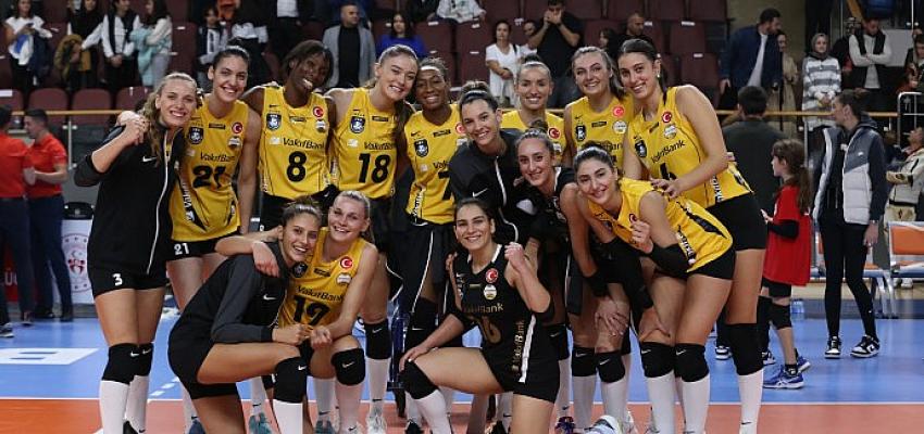 vakifbank-sezona-galibiyetle-basladi.jpg