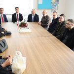 yahyali-belediye-baskani-esat-ozturk-24-kasim-ogretmenler-gununu-pasta-ikrami-yaparak-kutladi.jpg
