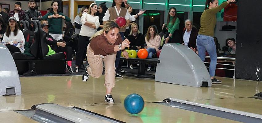 beylikduzunde-odullu-bowling-turnuvasi-heyecani.jpg