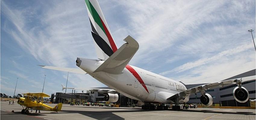 emirates-a380-yeni-zelandaya-inis-yapti.jpg