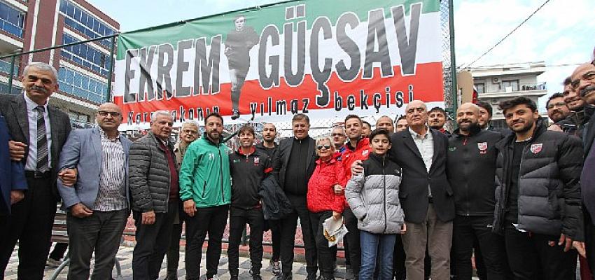 karsiyaka-belediyesi-ekrem-gucsavin-adini-parka-verdi.jpg