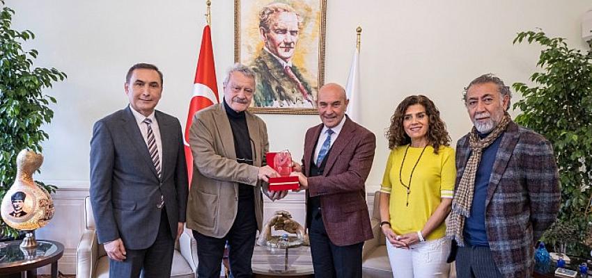 tunc-soyere-barisa-omur-boyu-emek-odulu.jpg