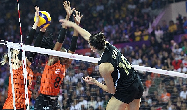 vakifbank-kulupler-dunya-sampiyonasinda-set-vermeden-finalde.jpg