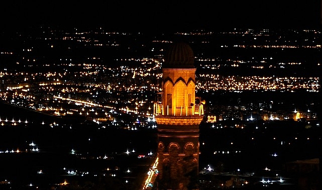 samsung-galaxynin-nightography-ozelligiyle-karanlikta-dahi-ezber-bozan-kareler.jpg