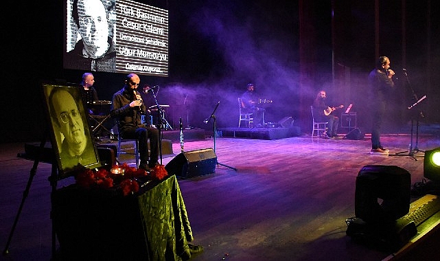 torbalida-ugur-mumcu-turkulerle-anildi.jpg