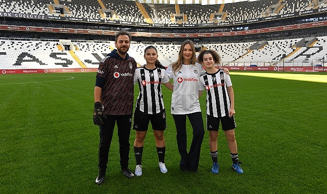 unlu-isimler-vodafone-park-penalti-challengeda-bulustu.jpg