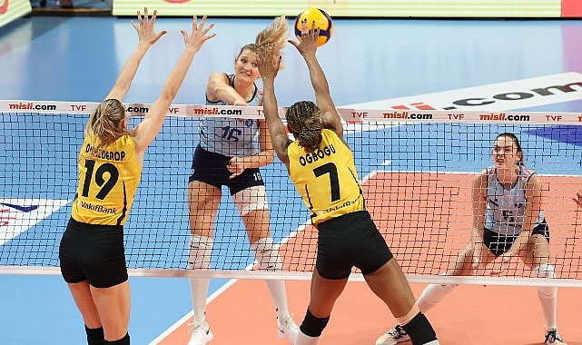 vakifbank-yeni-yildaki-ilk-macinda-set-vermedi.jpg