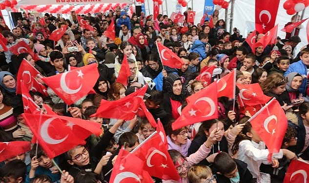 canikte-cocuklar-23-nisan-coskusunu-yasadi.jpg