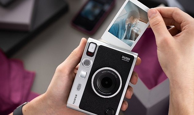 fujifilm-instaxin-yeni-modelleri-anneler-gununun-favori-hediyesi-olacak.jpg