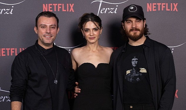 netflix-yeni-dizisi-terzinin-lansmanini-ekibin-bir-araya-geldigi-bir-yemek-ile-kutladi.jpg