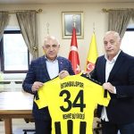 baskan-buyukeksi-akademi-ziyaretlerine-istanbulspor-ile-devam-etti.jpg