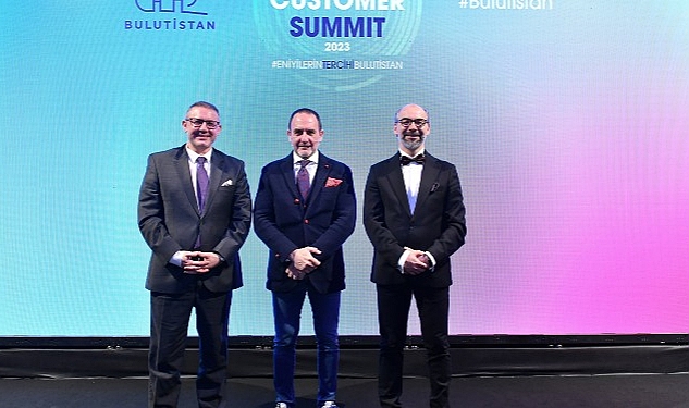 bulutistan-customer-summit-2023-turkiyenin-bilisim-sektorunu-bir-araya-getirdi.jpg