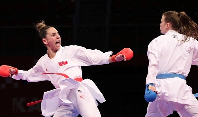 kagitsporlu-gulsen-akdeniz-karate-sampiyonu-oldu.jpg