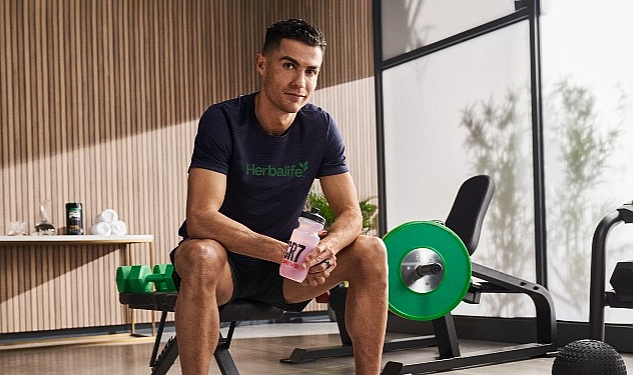 herbalife-c-ronaldoyla-sponsorluk-sozlesmesini-uzatti.jpg