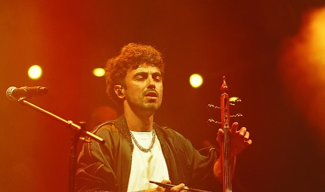 mark-eliyahu-yby-woods-konserinde-izleyenleri-buyuledi.jpg