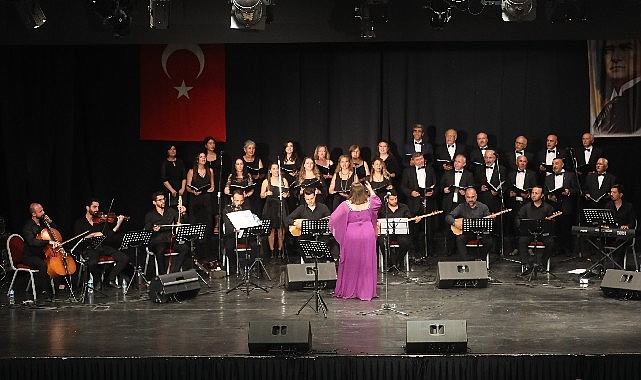antalya-buyuksehir-yaza-merhaba-konseri-duzenledi.jpg