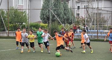 Kartepe yaz spor okulları sezonu açtı