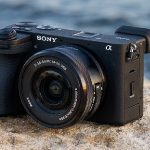 sony-simdiye-kadarki-en-gelismis-aps-c-kamerasi-a6700u-ve-cok-yonlu-kompakt-shotgun-mikrofon-ecm-m1yi-kullanicilarla-bulusturuyor.jpg