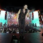 edis-muhtesem-performansiyla-istanbul-festivalini-salladi.jpg