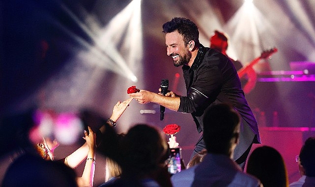 megastar-tarkan-dorduncu-kez-monaco-yildizlar-salonunda.jpg