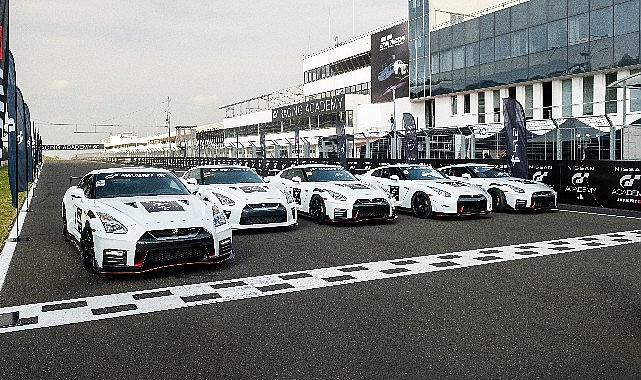 michelin-sony-picturesin-yakinda-vizyona-girecek-olan-ve-gercek-bir-hikayeden-uyarlanan-filmi-gran-turismonun-resmi-lastik-destekcisi-oldu.jpg