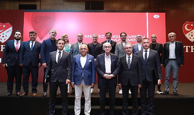 tff-merkez-hakem-kurulu-yaz-seminerinin-resmi-acilis-toreni-yapildi.jpg