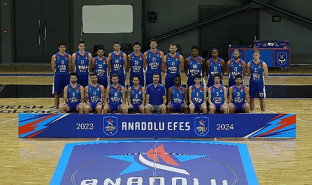 anadolu-efes-yeni-sezon-oncesinde-kamera-karsisina-gecti.jpg