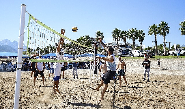 antalya-buyuksehirden-plaj-voleybolu-turnuvasi.jpg